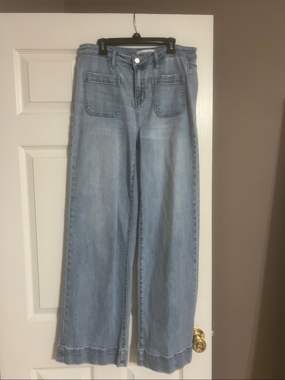 Light Blue Wide-Leg Women’s Jeans